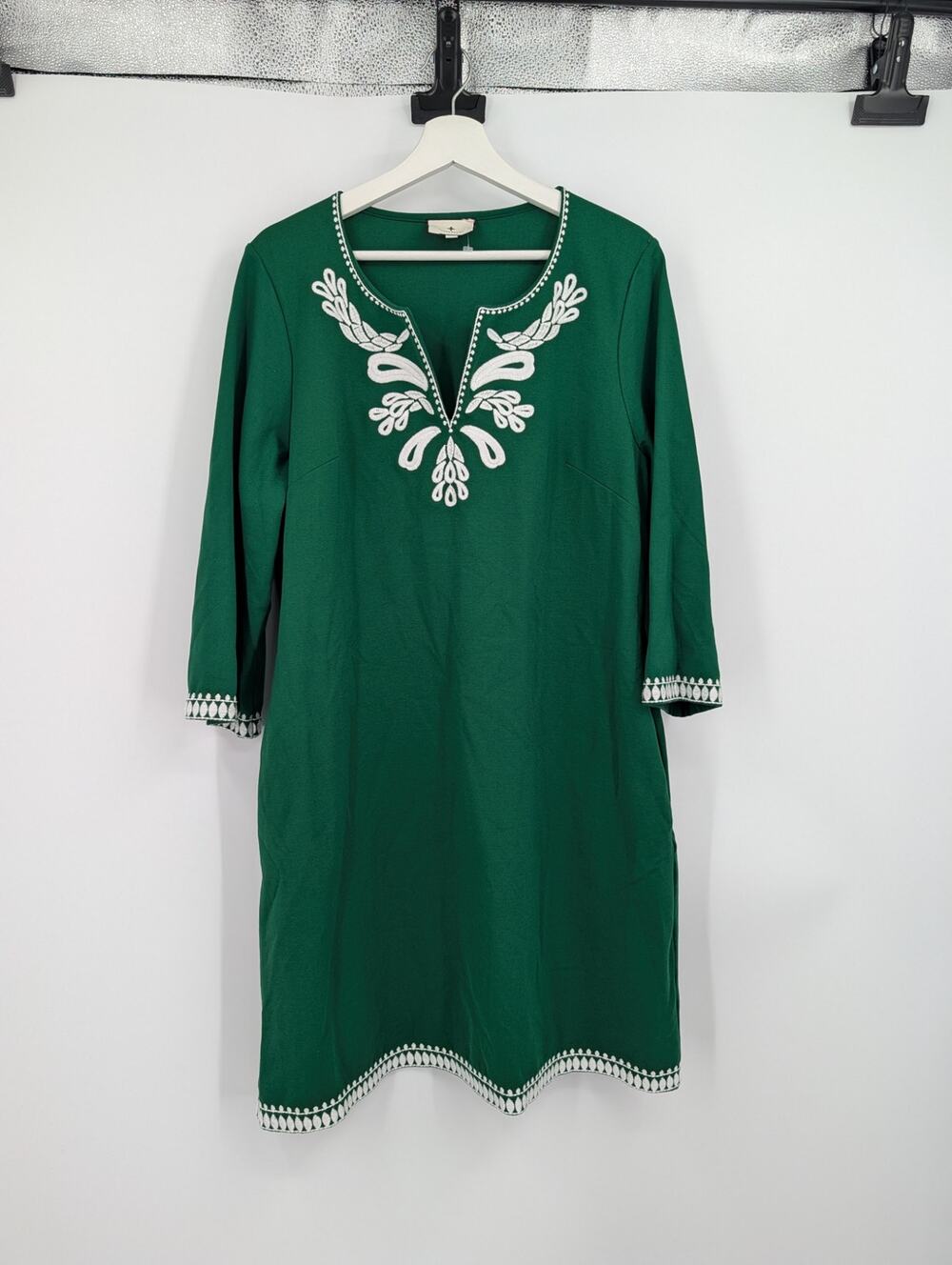 Tuckernuck Miguelina Shift Dress Green Embroidered Resort Trad Wife Cottagecore